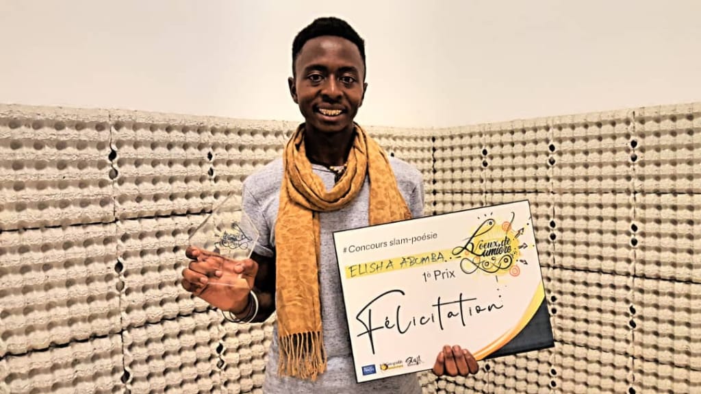 Goma : Elisha Abumba s’adjuge le 1er prix du concours Slam – Poésie  » Vœux de lumière 2020 « 